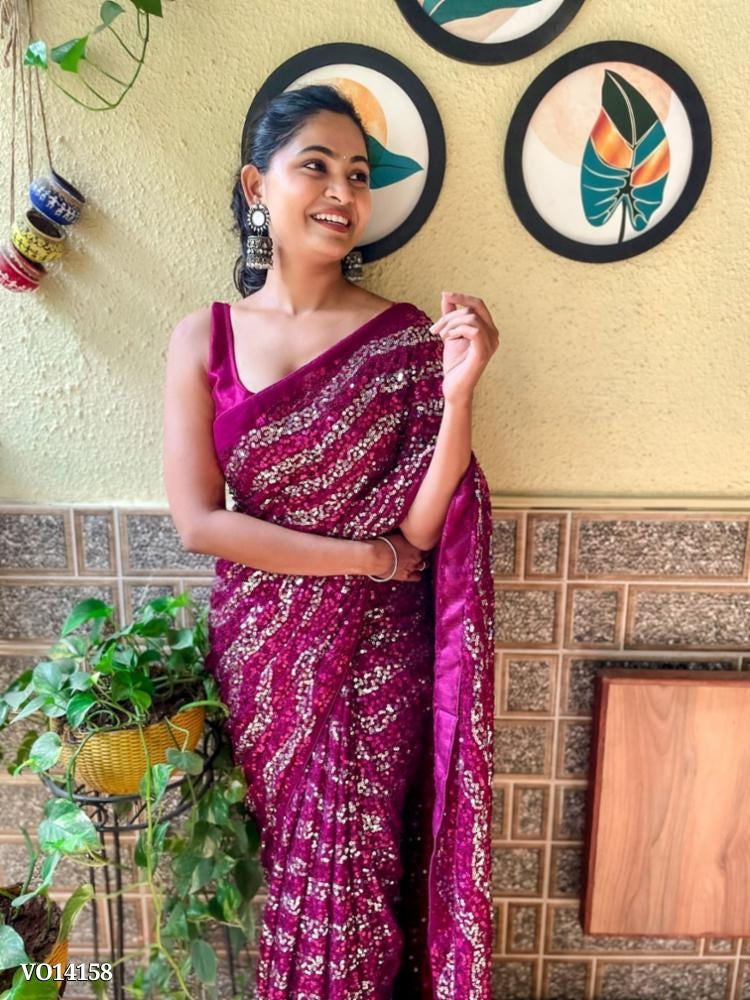 साड़ी' 5 एमएम डुअल सीक्वेंस वर्क बैक पैच सपोर्ट लेस बॉर्डर ब्लाउज के साथ