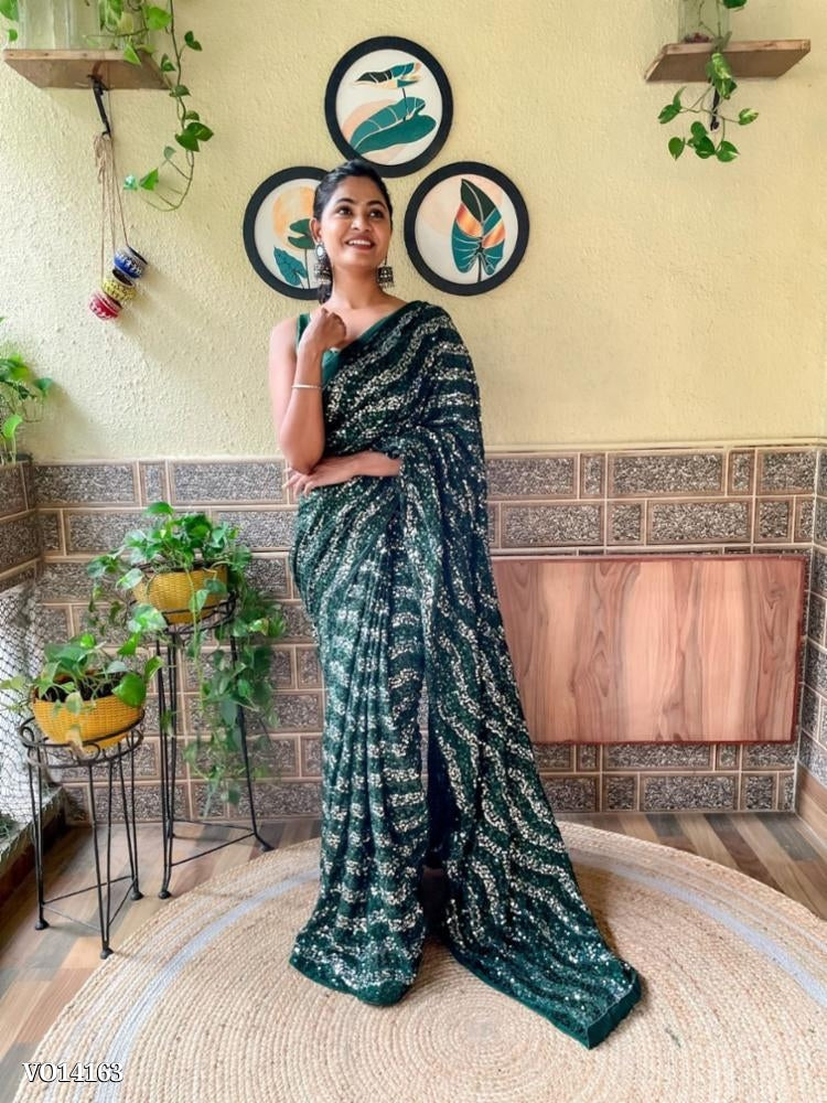 साड़ी' 5 मिमी दोहरी सीक्वेंस वर्क बैक पैच सपोर्ट लेस बॉर्डर ब्लाउज के साथ