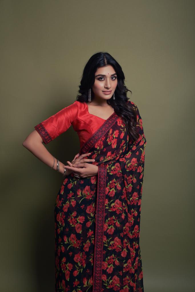 फ्लोरल प्रिंट स्टाइलिस्ट जॉर्जेट साड़ी