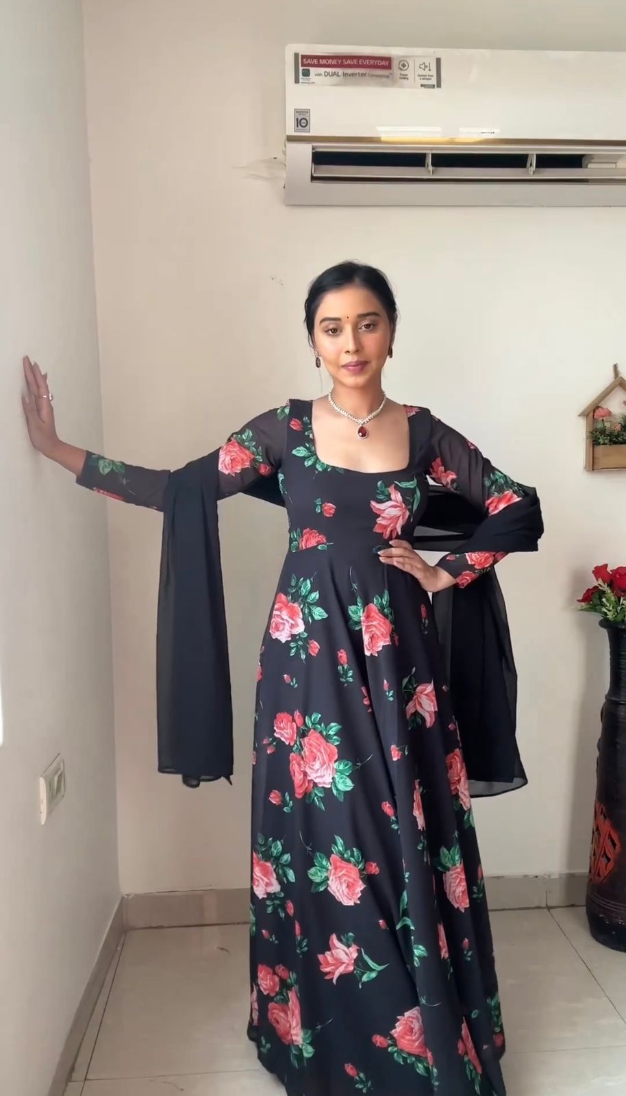 ब्लैक गाउन भारतीय पोशाक शादी का गाउन डिजाइनर गाउन पार्टीवियर गाउन प्रिंटेड गाउन भारतीय कुर्ती ब्राइडल गाउन पारंपरिक गाउन,