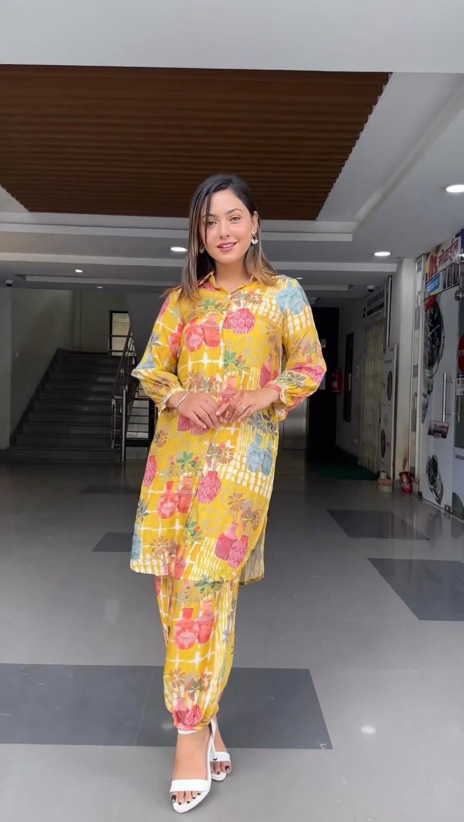 पीला मलमल को ऑर्ड सेट