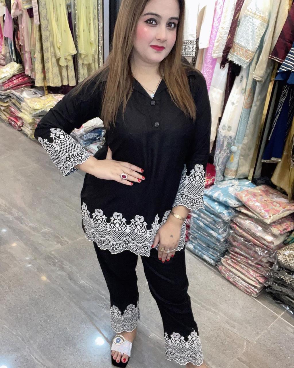 शिरीन ब्लैक को-ऑर्ड सेट