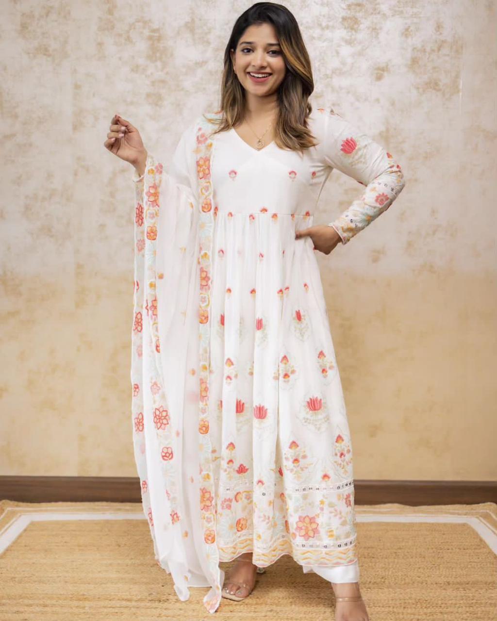 ट्रेंडिंग एक्सक्लूसिव जियोरेगेट डिज़ाइनर सीक्वेंस