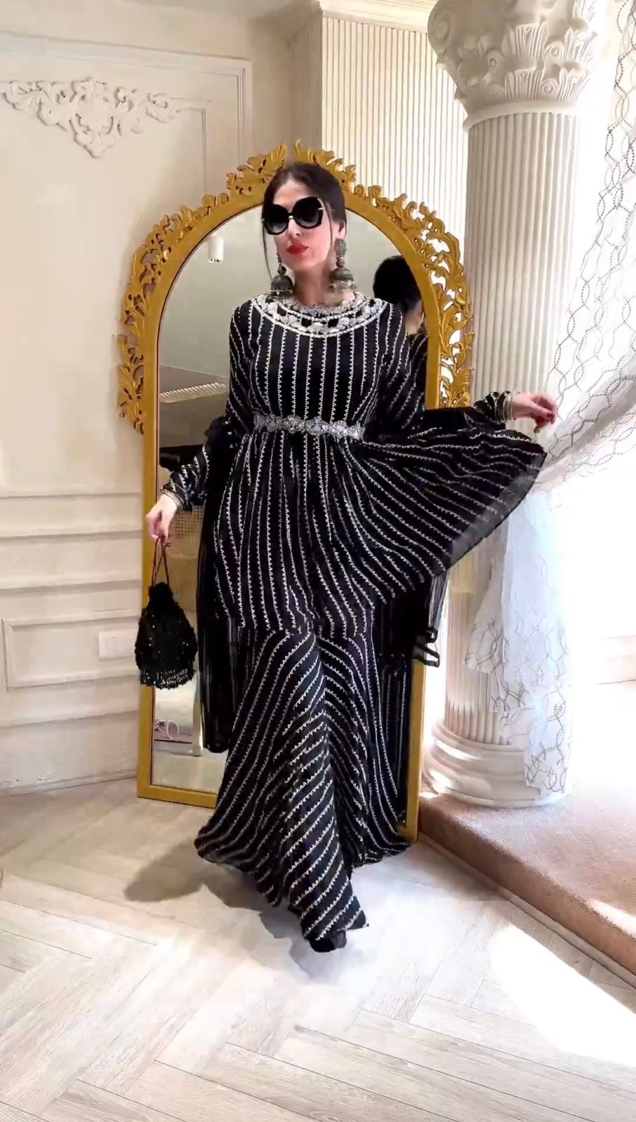 प्रीमियम ब्लैक रमजान स्पेशल पिंक कुर्ता शरारा सेट हैवी वर्क के साथ, महिलाओं के लिए भारतीय पार्टीवियर रेडीमेड कुर्ता शरारा सेट, ब्लैक शरारा