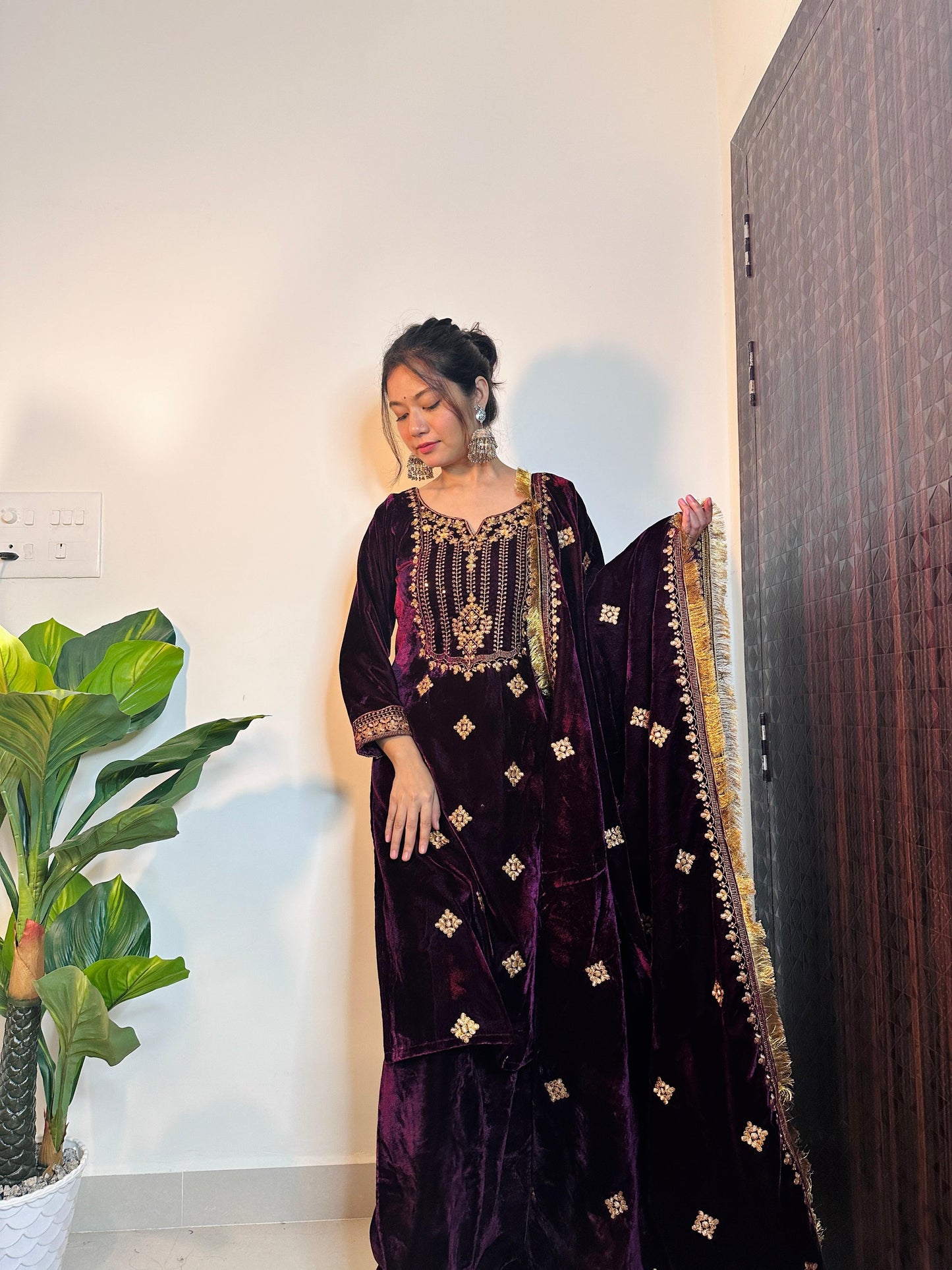 नया डिज़ाइनर पार्टी वियर लुक टॉप प्लाज़ो और दुपट्टा सेट