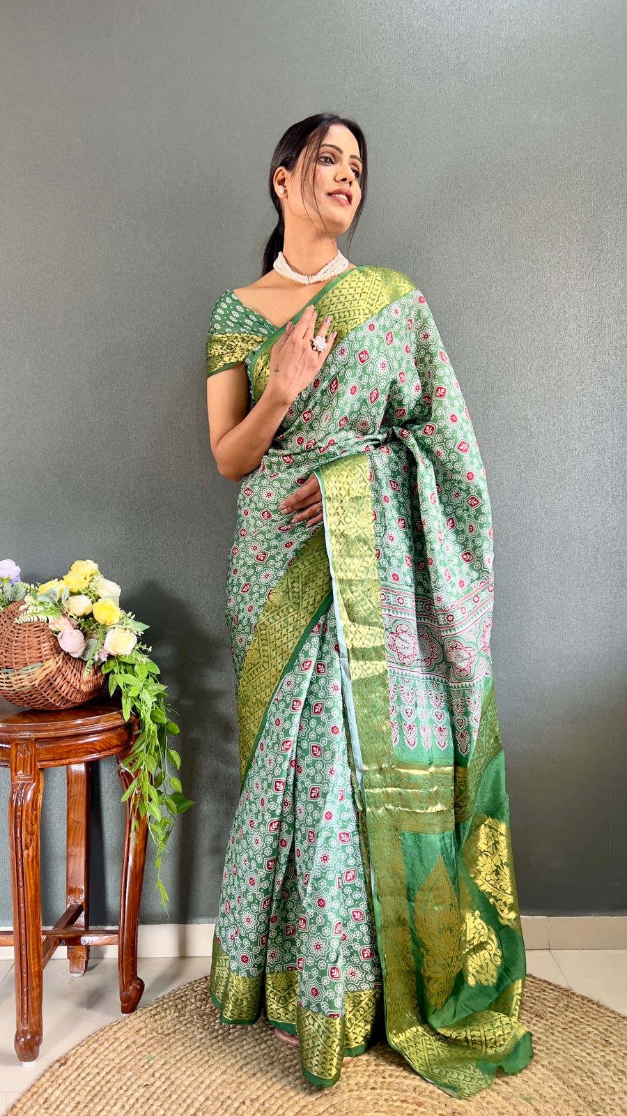 वैभव का अनावरण: प्रीमियम आर्ट सिल्क साड़ी