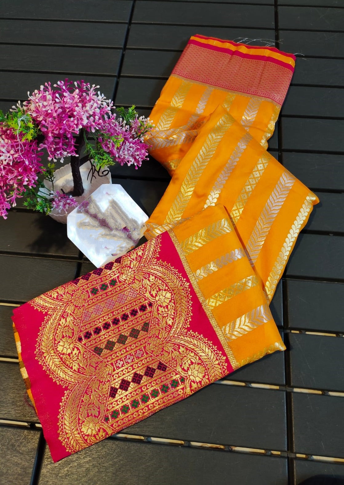 बनारसी घराना- सिल्क साड़ी की सीनेट