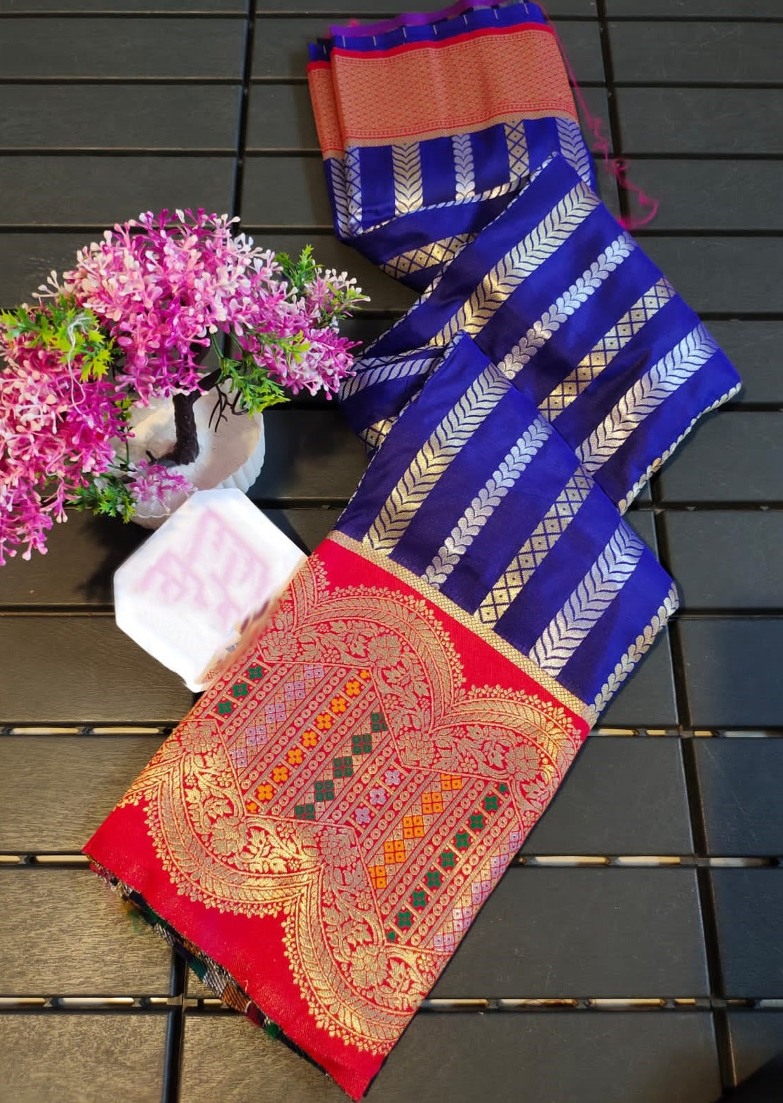 बनारसी घराना- रेशम की सीनेट