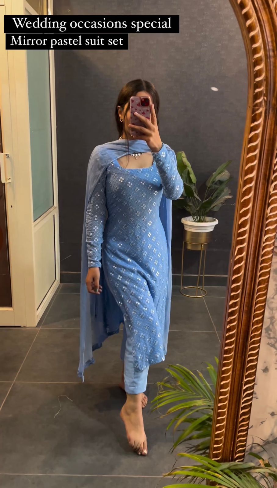 चमकदार सुंदरता: फॉक्स जॉर्जेट कपड़े पर डिजाइनर सूट