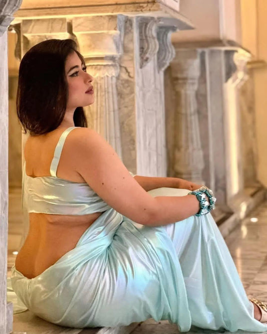 प्रीमियम बकाइन गेंडा रंगीन डिजाइनर Sareeat थोक बाजार सूरत आकाश