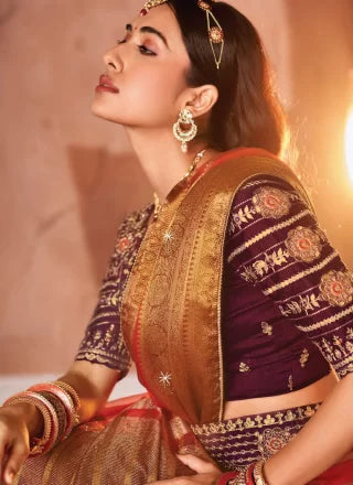 लाल रंग की ऑर्गेंजा डिज़ाइनर साड़ी