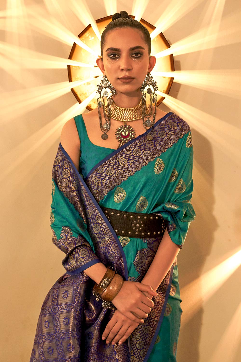 Kornella Green Art Silk Lace, Foil-Print Saree