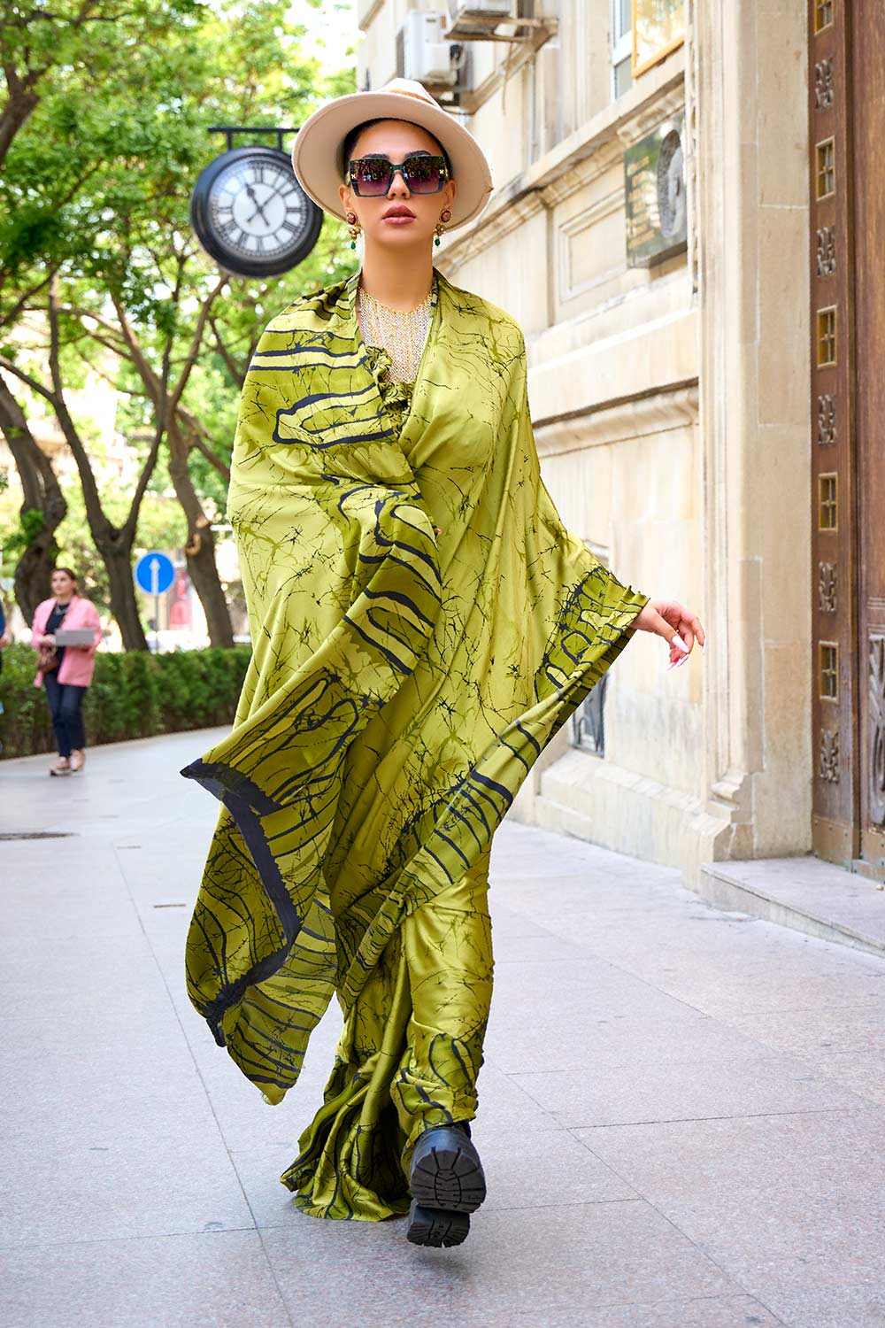 Kubik Green Abstract Printed Satin Crepe Saree