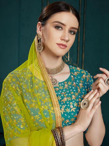 मोर नीला जॉर्जेट कढ़ाई वाला लहंगा