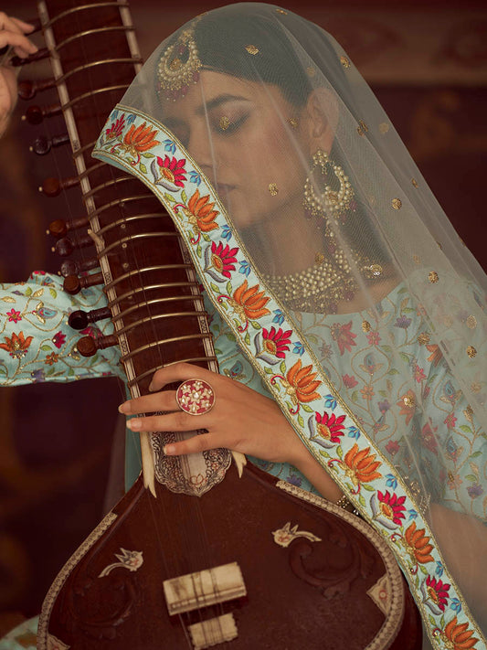 स्काई आर्ट सिल्क कढ़ाई डिजाइनर लेहेंगा