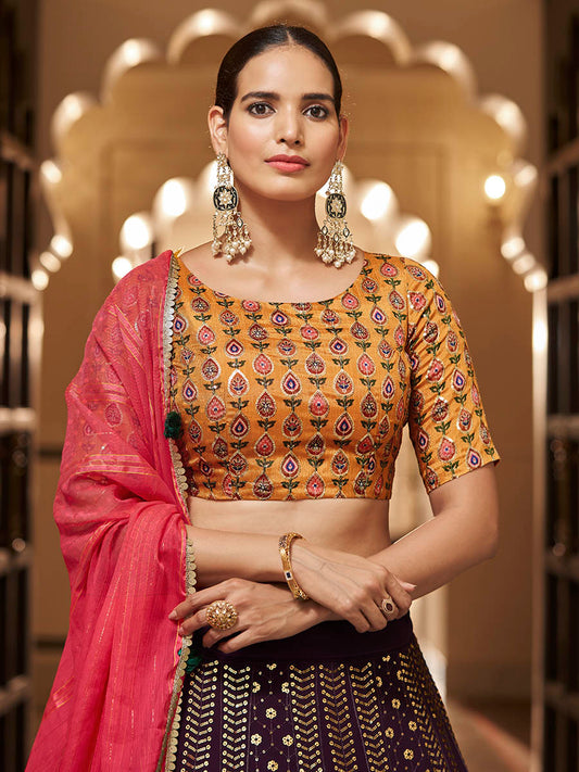 बैंगनी और सरसों पीले रंग का जॉर्जेट डिजाइनर लहंगा चोली