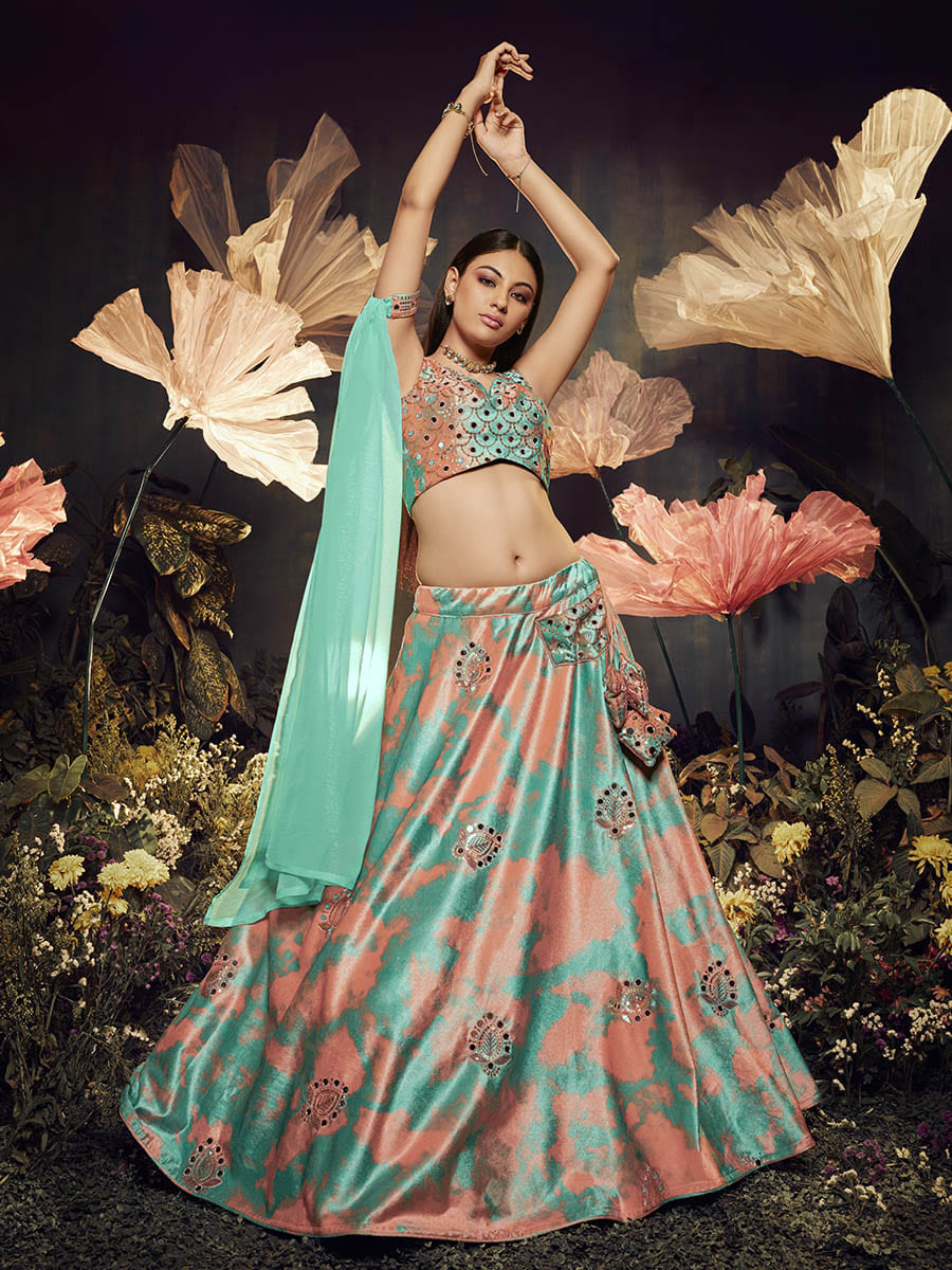 फ़िरोज़ा नारंगी मखमल कढ़ाई डिजाइनर Lehenga