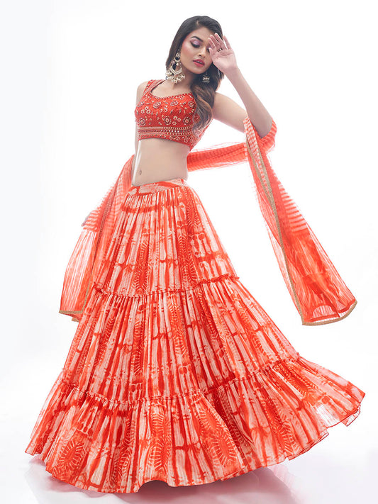 लाल जकार्ड कढ़ाई वाला डिजाइनर लहंगा