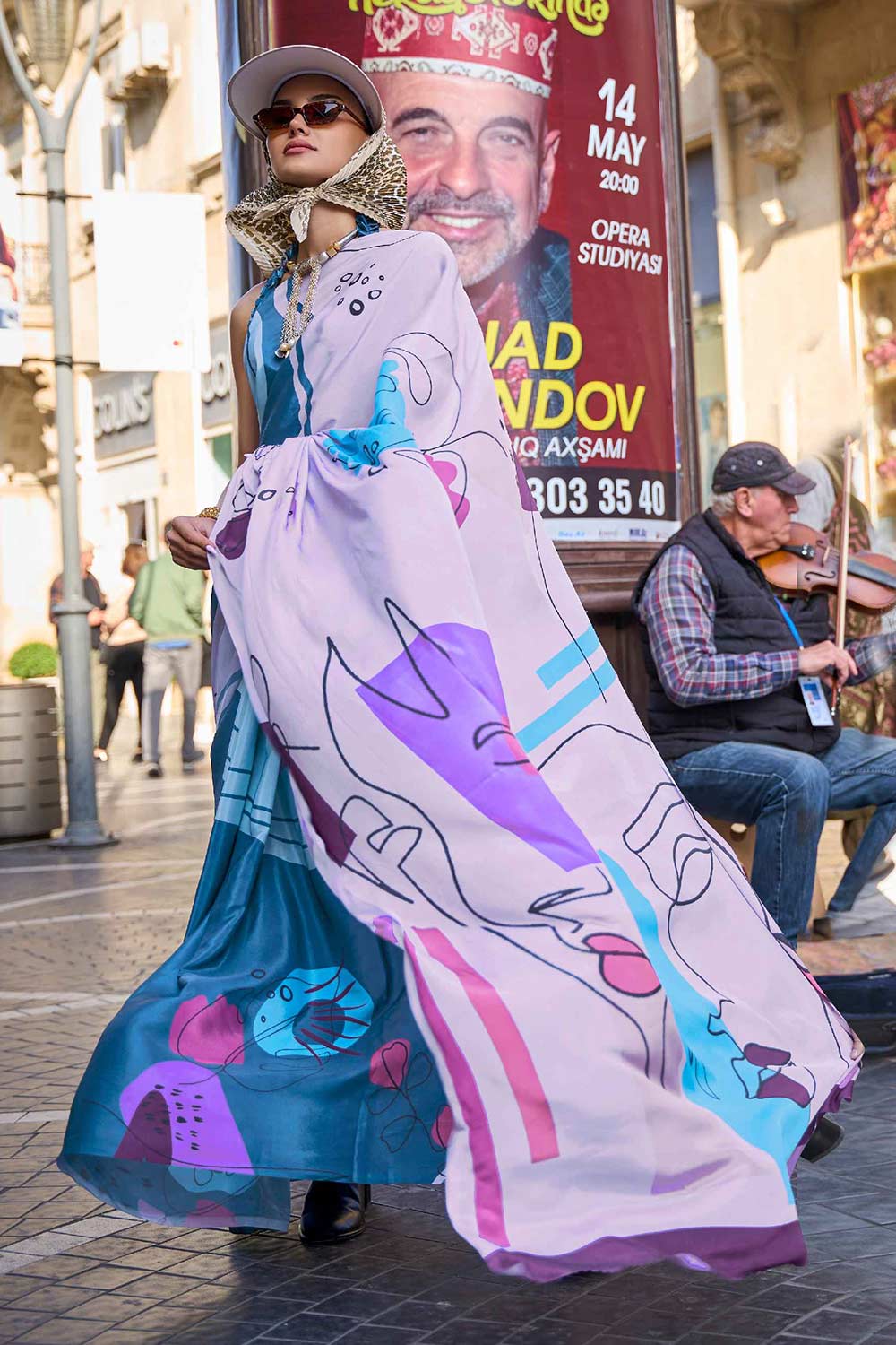 क्रिस मल्टी-कलर सिल्क एब्सट्रैक्ट वन मिनट साड़ी