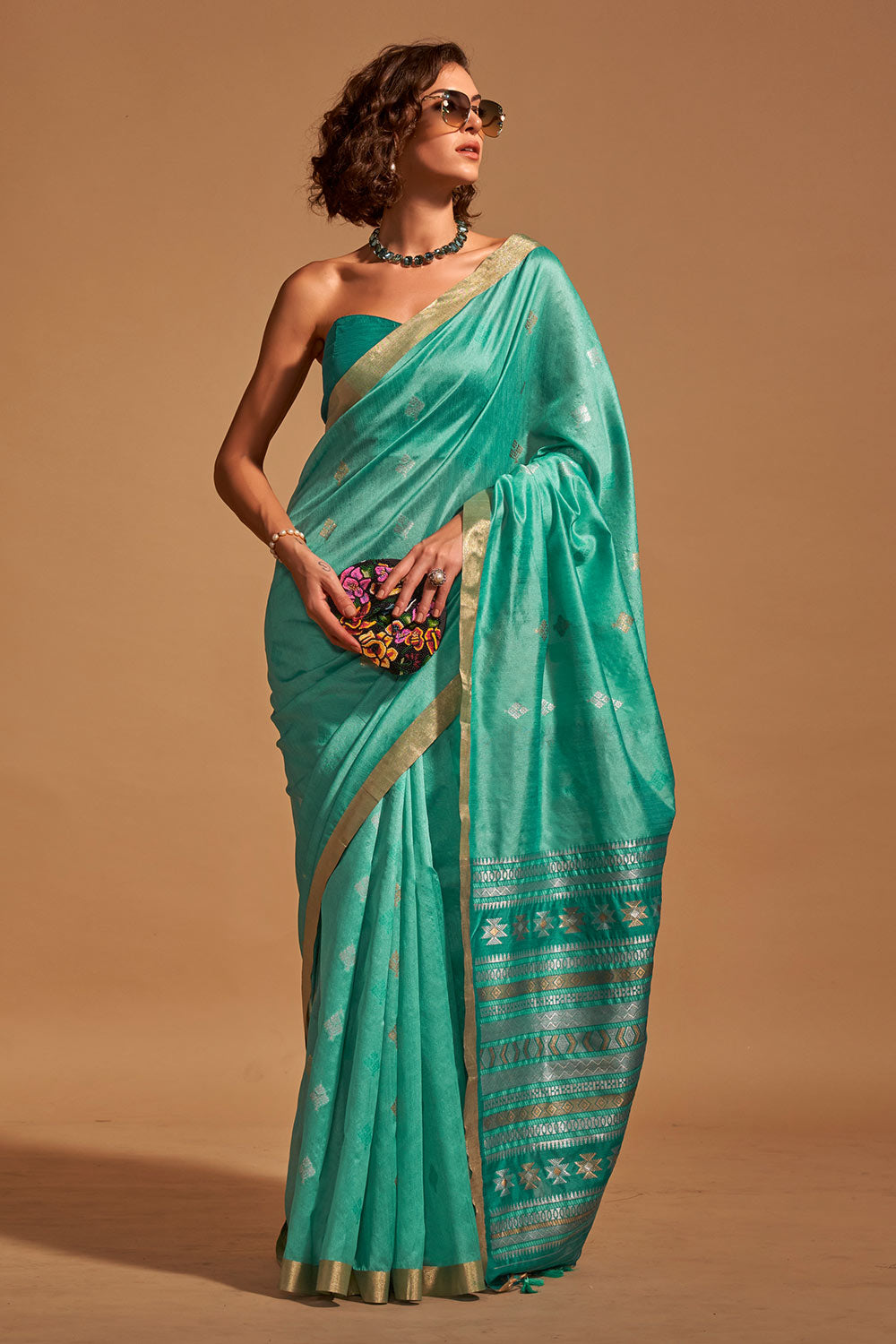 Trisha Turquoise Kanoi Silk Woven Floral One Minute Saree