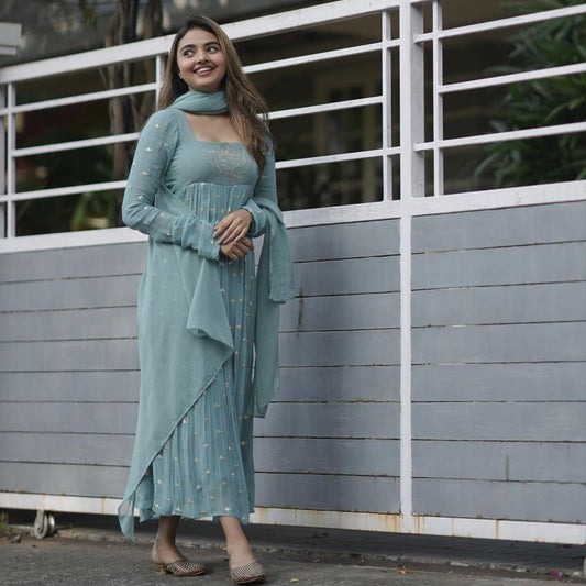 सुंदर जॉर्जेट कढ़ाई अनुक्रम कार्य गाउन