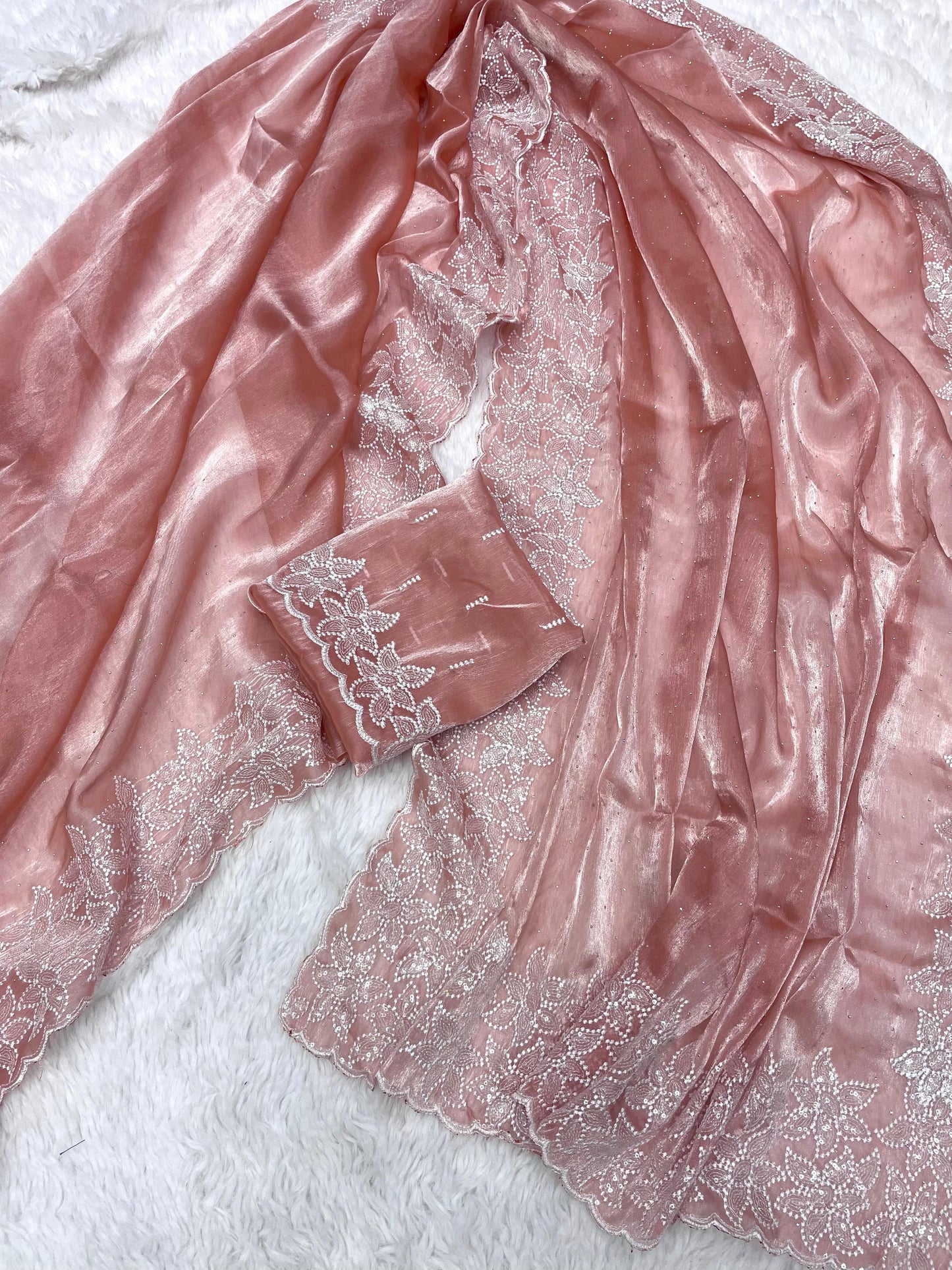 आकर्षक जिमी छू वर्क साड़ी