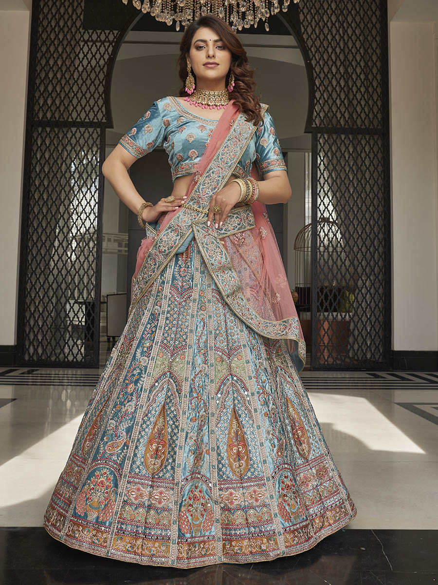 फ़िरोज़ा मखमल कढ़ाई डिजाइनर Lehenga