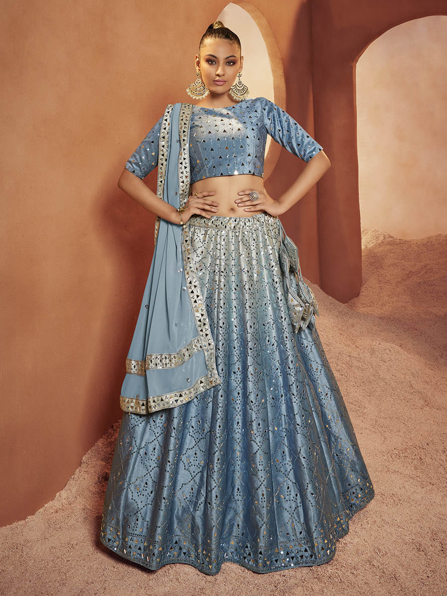 डस्टी पिंक वेलवेट कढ़ाई वाला डिजाइनर लहंगा चोली