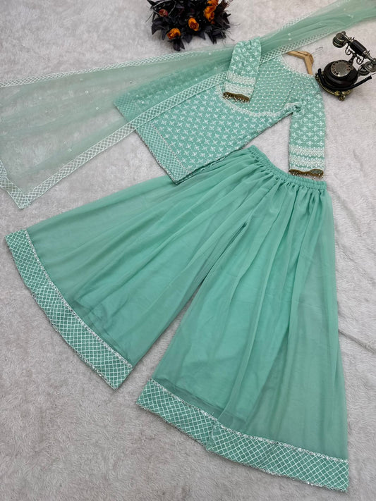 फंक्शन वियर पिस्ता कलर का शरारा सूट