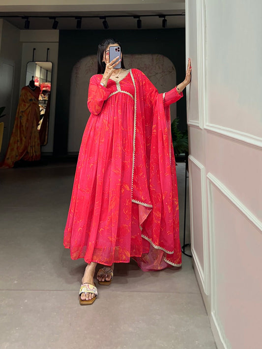 प्रीटेस्ट प्रिंटेड सीक्वेंस वर्क गाउन