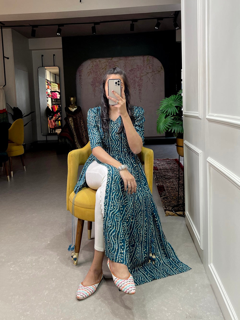 फिरोजी कलर फॉयल और प्रिंटेड शुद्ध कॉटन कुर्ती