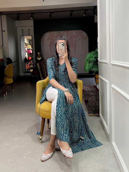 फिरोजी कलर फॉयल और प्रिंटेड शुद्ध कॉटन कुर्ती