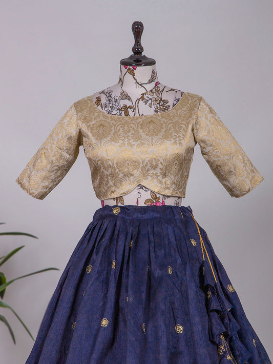 नेवी ब्लू कलर सेक्विन और थ्रेड एम्ब्रॉयडरी वर्क हैवी बैंगलोरी लहंगा चोली दुपट्टे के साथ