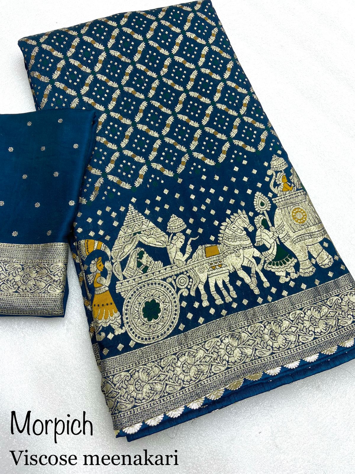 खूबसूरत पालकी डिजाइन वर्क साड़ी