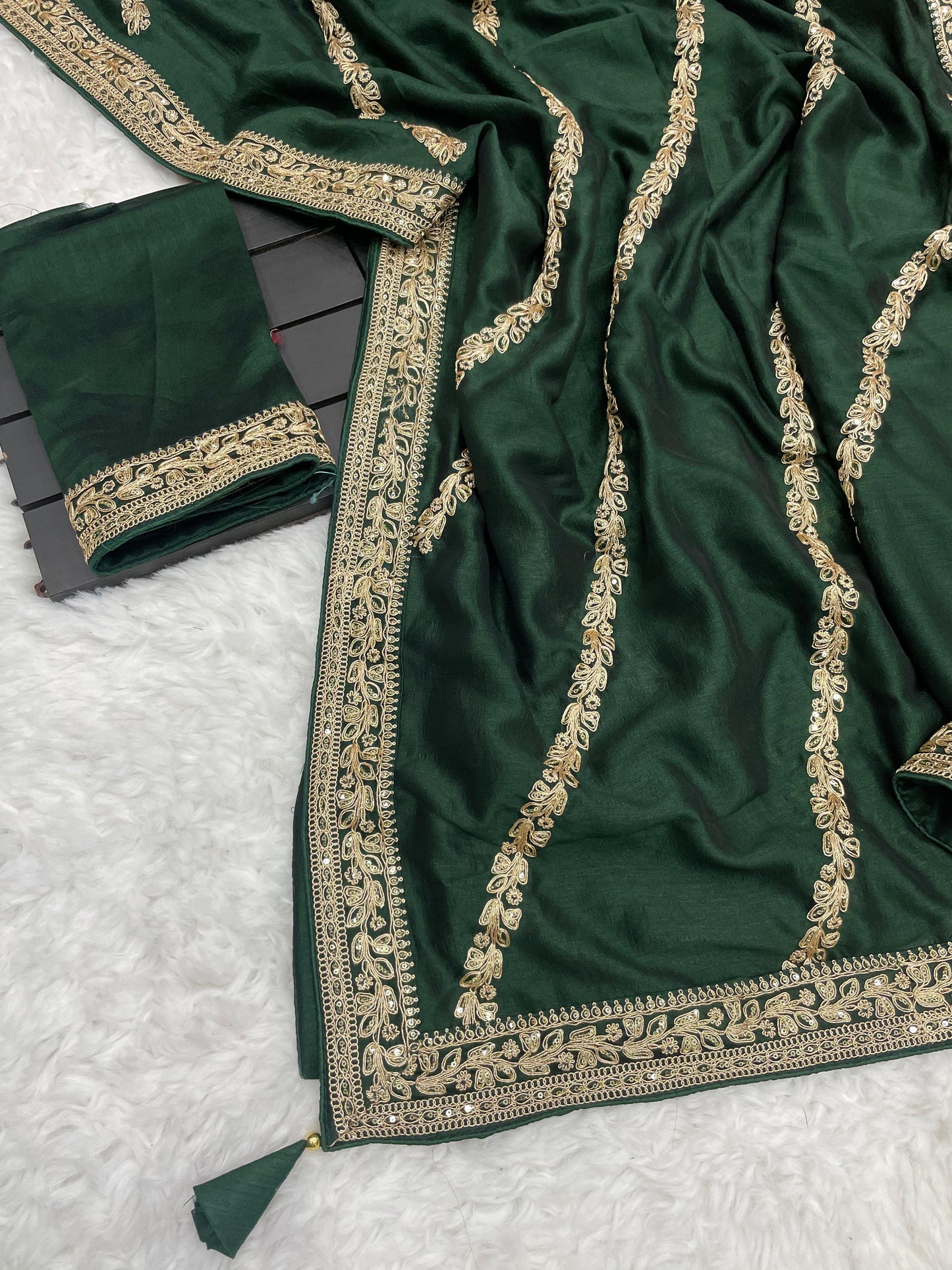 खूबसूरत सीक्वेंस विचित्रा सिल्क साड़ी