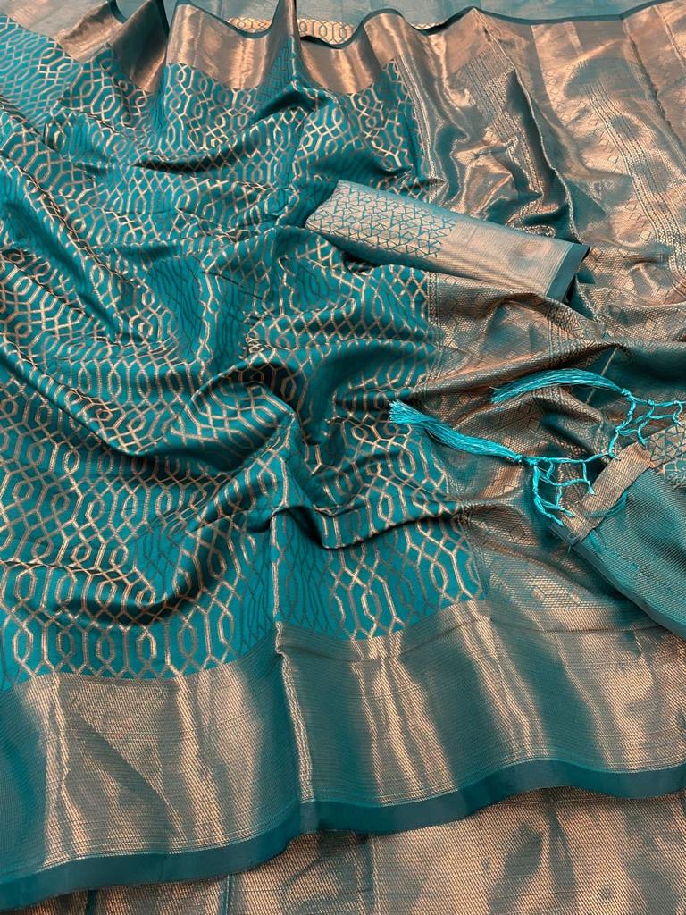 शानदार शुद्ध तांबे की ज़री वर्क वाली साड़ी