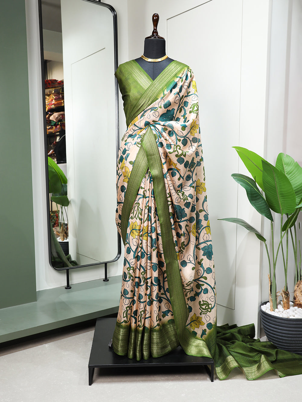 Green Color Printed With Zari Border Dola Silk Saree