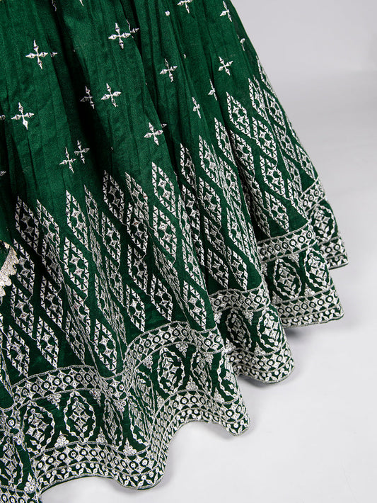 हरे रंग का सेक्विन कढ़ाई वाला काम नीम सिल्क लहंगा चोली