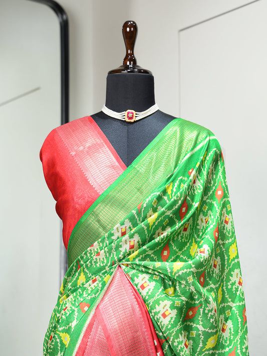 तोता रंग डिजिटल पटोला मुद्रित डोला सिल्क साड़ी