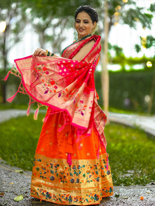 नारंगी रंग की बुनाई ज़री वर्क सिल्क पेठानी लहंगा चोली