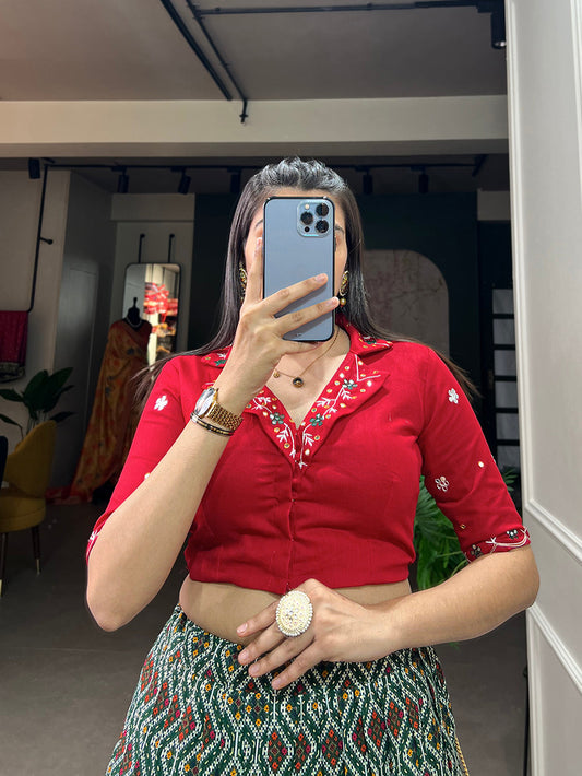 हरे रंग का पटोला फॉयल प्रिंट रेयान कॉटन को-ऑर्ड सेट लहंगा चोली के साथ