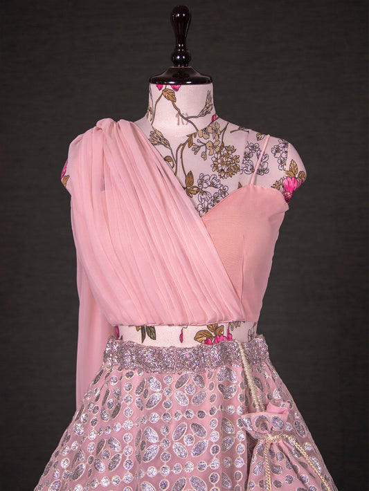 गुलाबी रंग सेक्विन और थ्रेड कढ़ाई का काम जॉर्जेट पहनने के लिए तैयार लेहेंगा चोली सेट