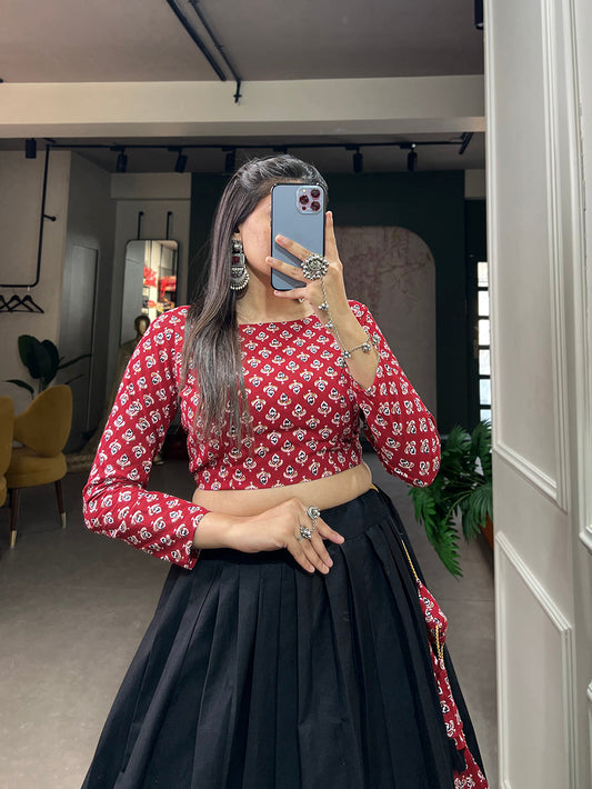 काले रंग का कॉटन प्लेन को-ऑर्ड सेट लहंगा चोली