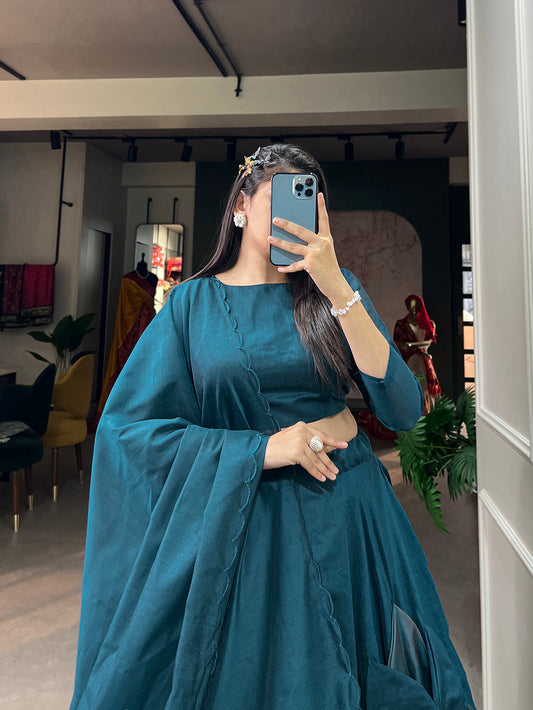 चैती रंग का हाथ से बना फूल रजवाड़ी चंदेरी सिल्क लहंगा चोली