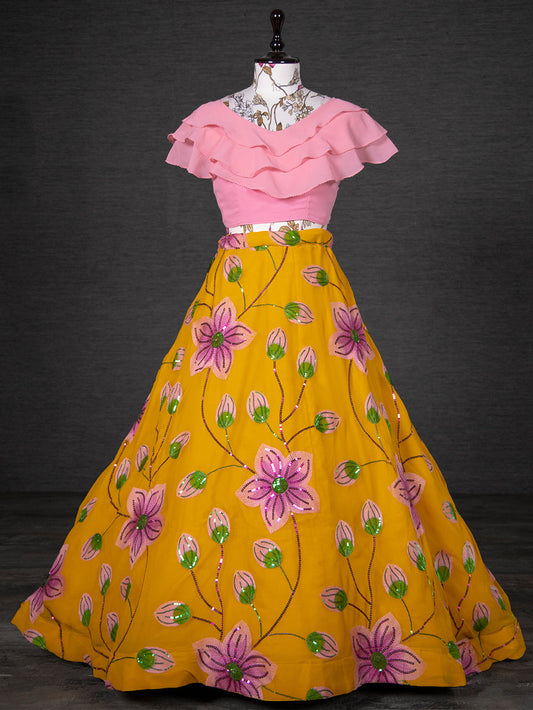 पीले रंग का सेक्विन और थ्रेड कढ़ाई वर्क जॉर्जेट टू पीस लहंगा सेट