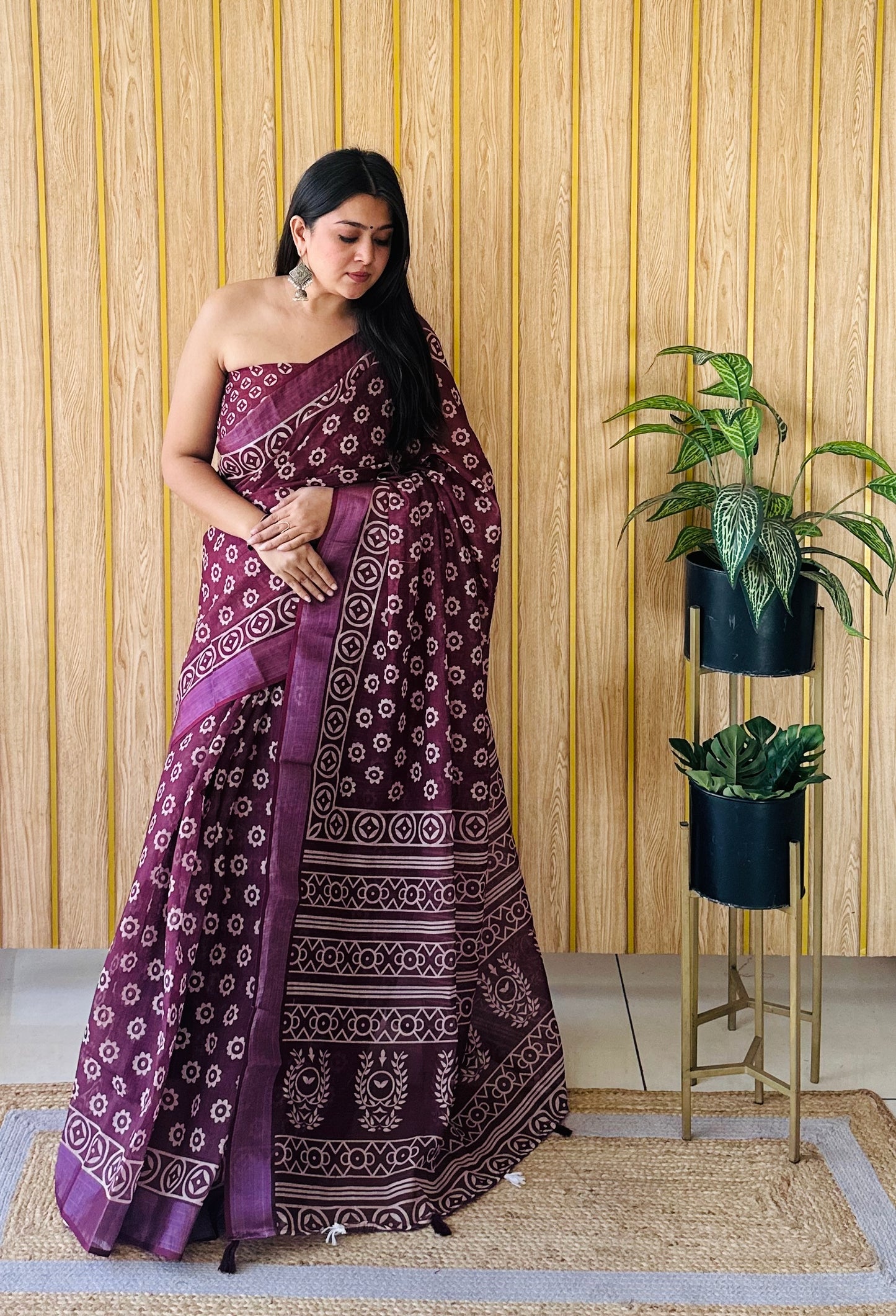 Soft Linen Cotton Digital Print Saree Very Premium And Rich Quality