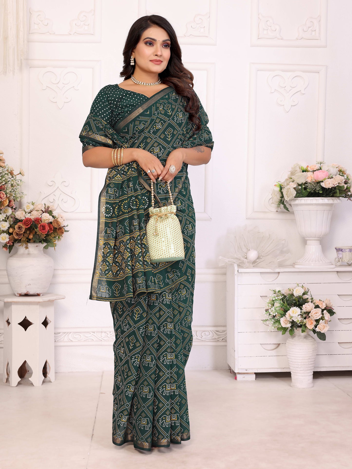 हरी अंबिका शुद्ध पटोला और बंधेज पैटर्न नरम सूती हल्के वजन की साड़ी