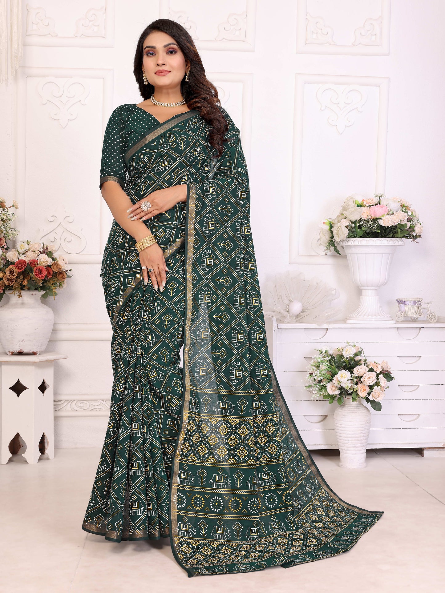 हरी अंबिका शुद्ध पटोला और बंधेज पैटर्न नरम सूती हल्के वजन की साड़ी