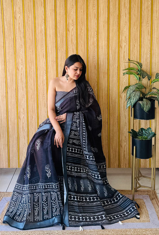 Black Color Exclusive Quality Beautiful Soft Linen Cotton Digital Print Saree