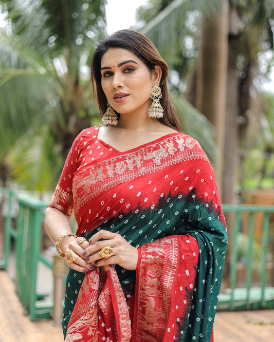 ज़री बुनाई रिच टिश्यू पल्लू के साथ हरी वामिका बंधेज सिल्क साड़ी